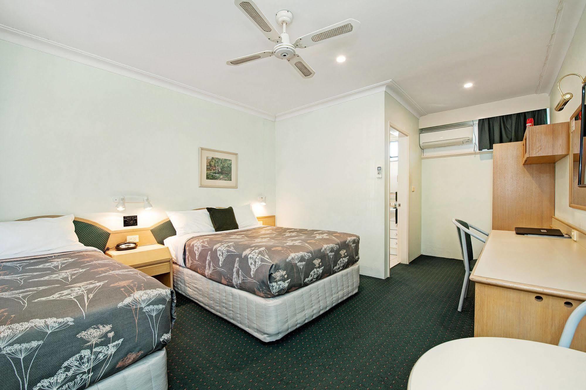 Colonial Terrace Motor Inn Raymond Terrace Ngoại thất bức ảnh