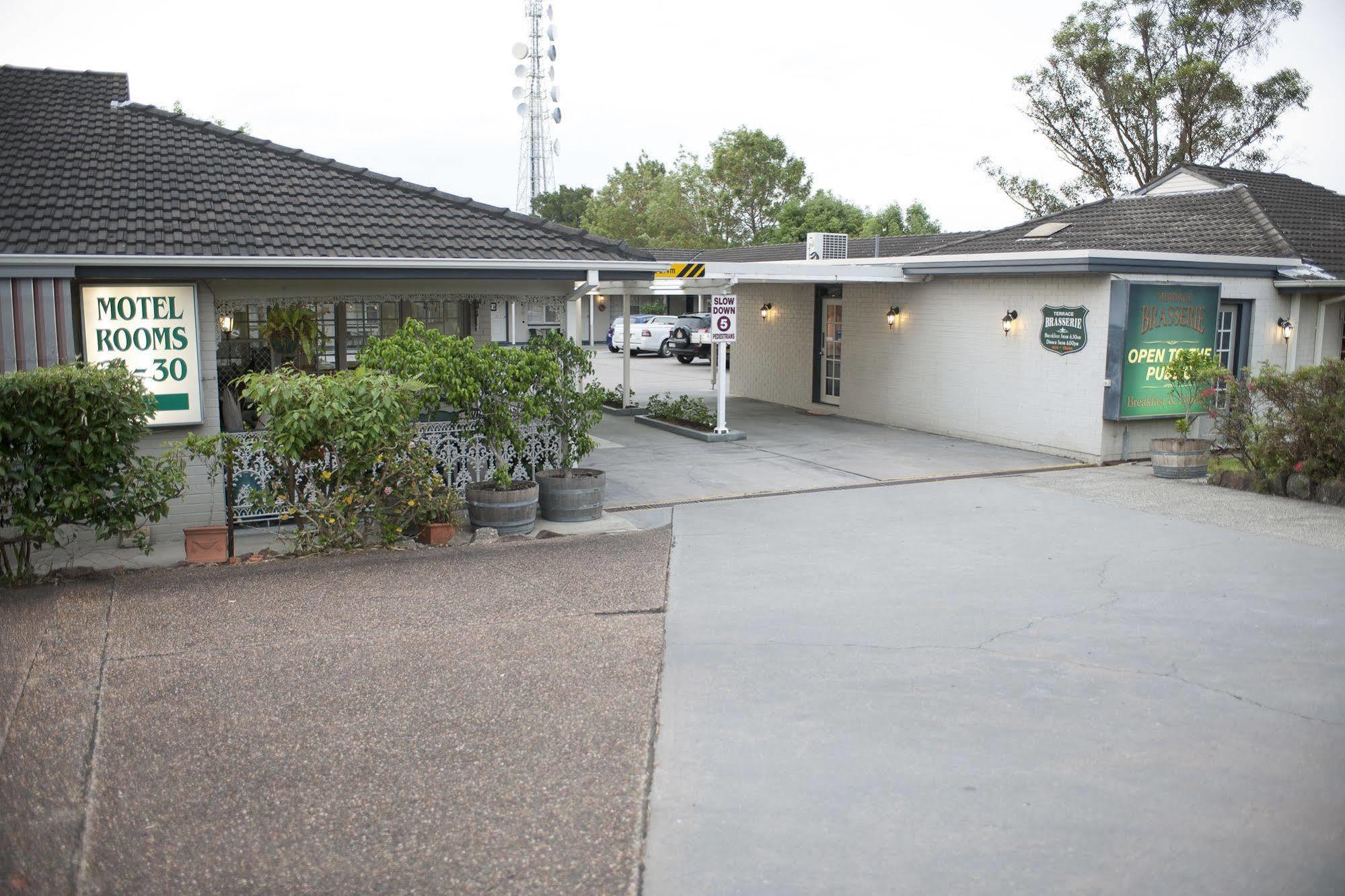 Colonial Terrace Motor Inn Raymond Terrace Ngoại thất bức ảnh