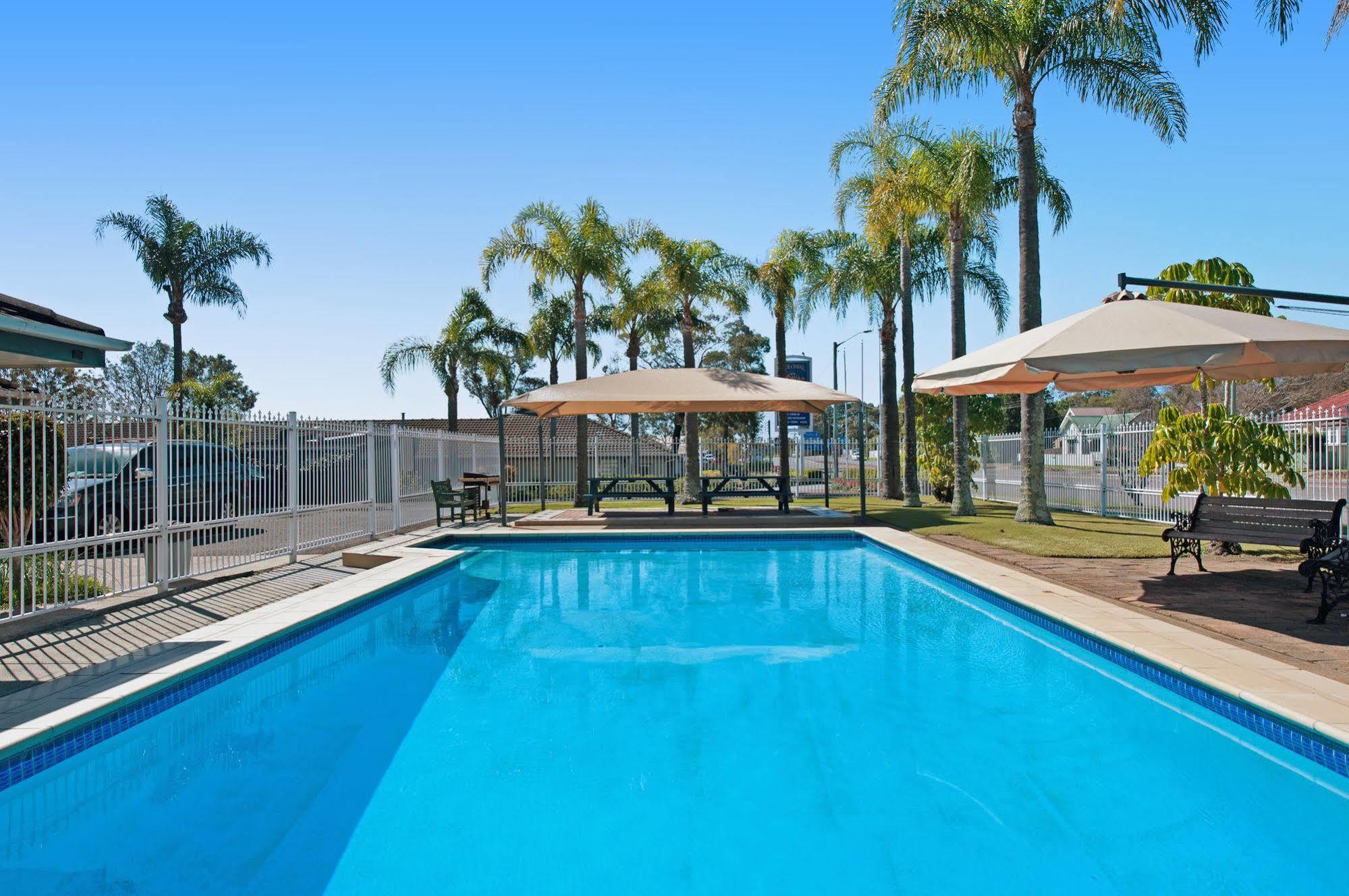 Colonial Terrace Motor Inn Raymond Terrace Ngoại thất bức ảnh